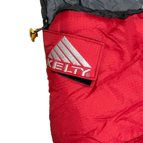 Kelty Mistral Sleeping Bag: 20F Synthetic Regular Right Zip Red/Gray VGC; in bag - Picture 4 of 11